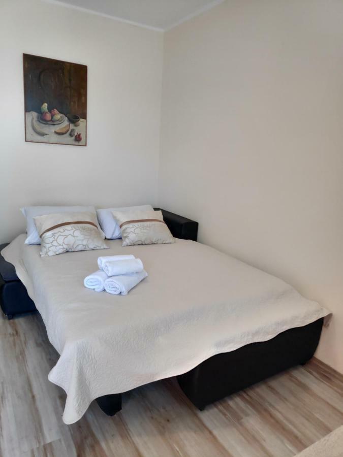 Apartments Niko Omis Bagian luar foto